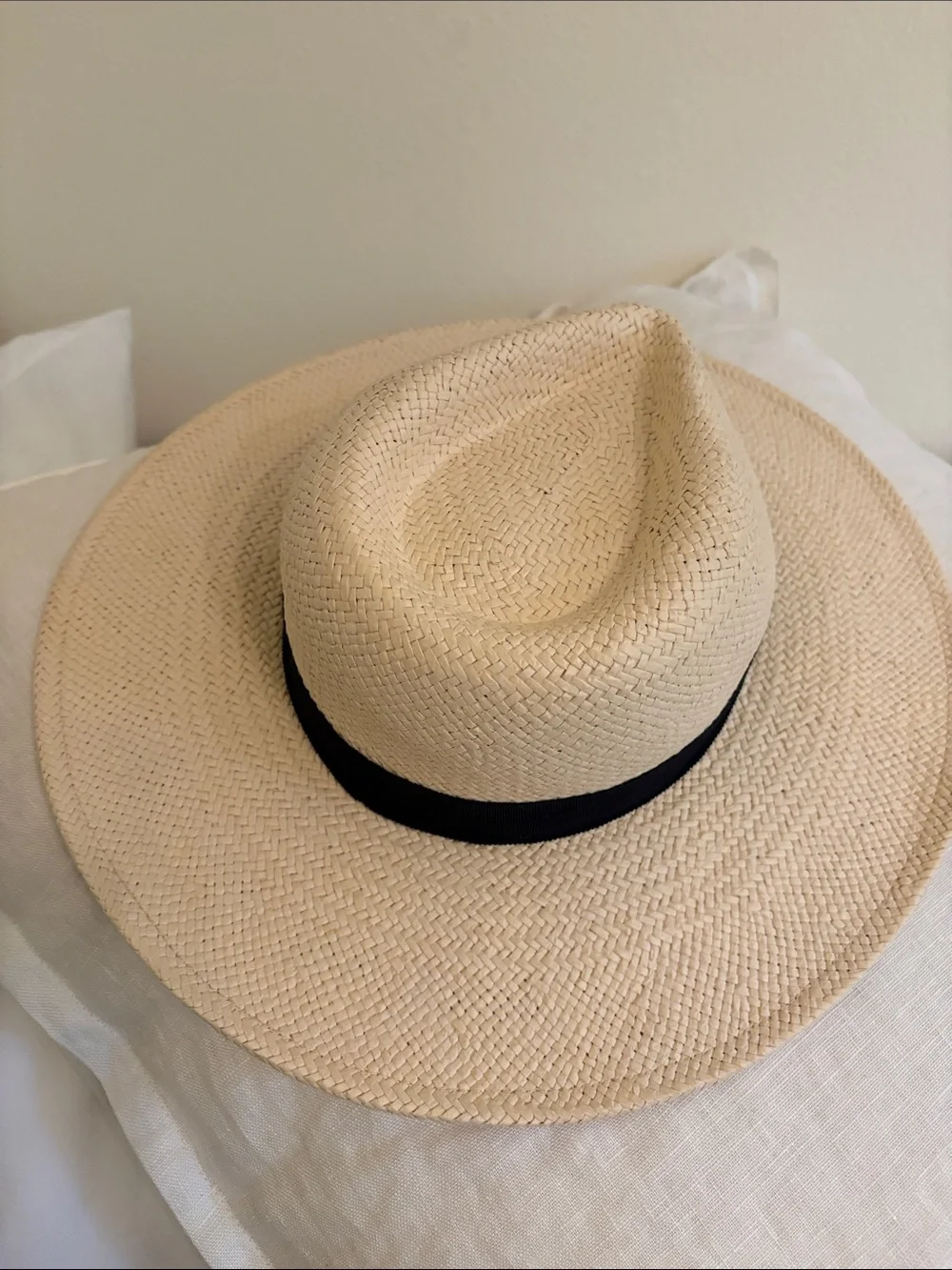Banana Republic Natural Straw Sun Hat with black trim new without tag. - Picture 4 of 4